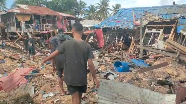 Ledakan di kawasan padat penduduk di Biak Numfor, Papua, Minggu (31/5/2026). Foto: Dok. Istimewa
