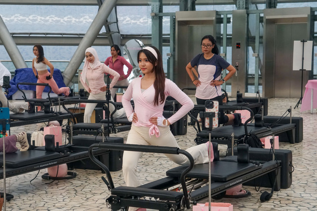 Keseruan acara kumparan Woman Ladies Day Out Pilates di Dome, South Quarter, Jakarta, Minggu (31/5/2026). Foto: Iqbal Firdaus/kumparan
