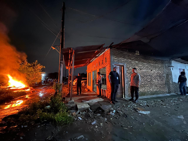 Polrestabes Medan patroli bangunan kosong di kawasan Jermal, Deli Serdang, Senin (1/6/2026). Foto: Dok. Polrestabes Medan