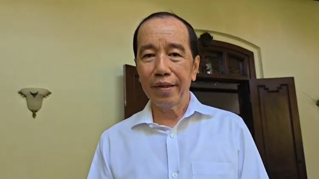 Presiden ke-7 Joko Widodo (Jokowi) menyampaikan belasungkawa atas meninggalnya eks Menteri Pertahanan (Menhan) Jenderal TNI (purn) Ryamizard Ryacudu, Senin (1/6). Foto: Dok kumparan
