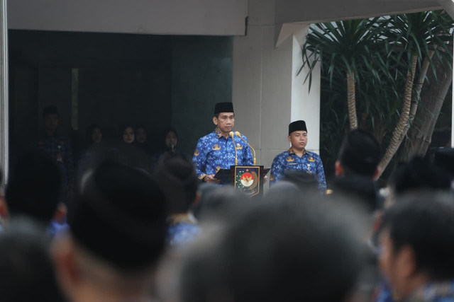 Wamendagri Akhmad Wiyagus memimpin Upacara Bendera Peringatan Hari Lahir Pancasila Tahun 2026 di Kantor Pusat Kemendagri, Jakarta, Senin (1/6/2026). Foto: Kemendagri RI