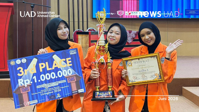 Mahasiswa Prodi Hukum Universitas Ahmad Dahlan (UAD) Juara III Civil Debate Competition Tingkat Nasional (Foto. Niati)