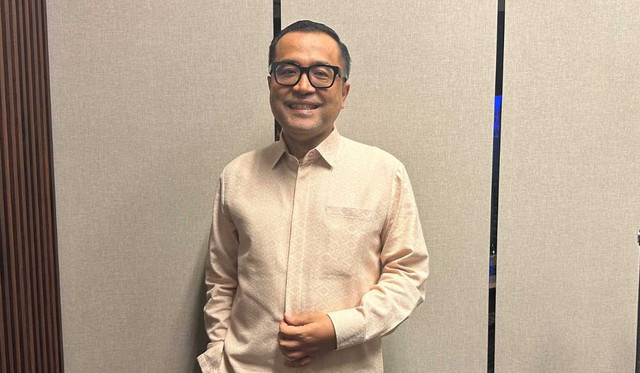 Kariyanto Hardjosoemarto, alumni Program Studi Manajemen Universitas Pelita Harapan (UPH) angkatan 1995. Ia kini dipercaya sebagai Country CEO VinFast Indonesia.