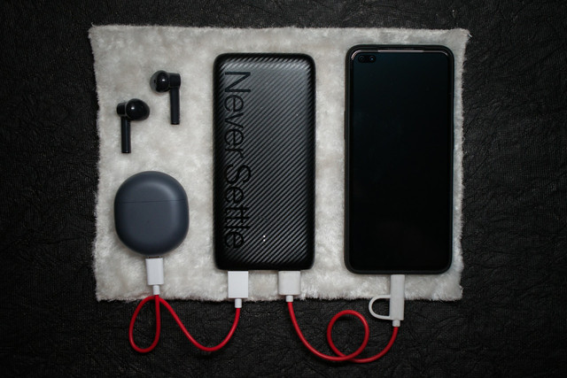 Ilustrasi power bank CCC terbaik 2026. Foto: Unsplash.