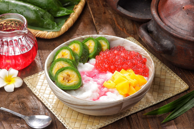 Ilustrasi es pisang ijo. Foto: Shutterstock