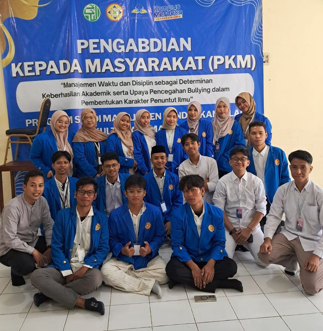 foto bersama setelah acara selesai