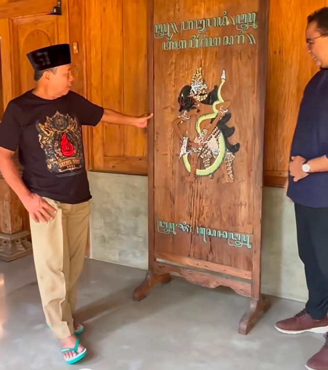 Foto Anies Baswedan bersama Abah Syarif Hidayatullah