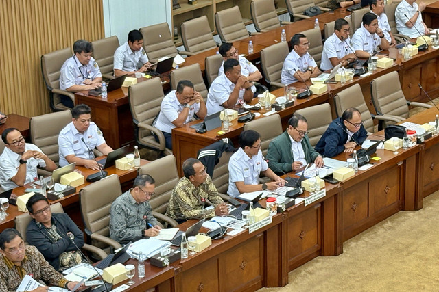 Rapat Dengar Pendapat PT KAI dengan Komisi VI DPR di Gedung Parlemen, Senayan Jakarta, Rabu (3/6/2026). Foto: Muhammad Fhandra/kumparan