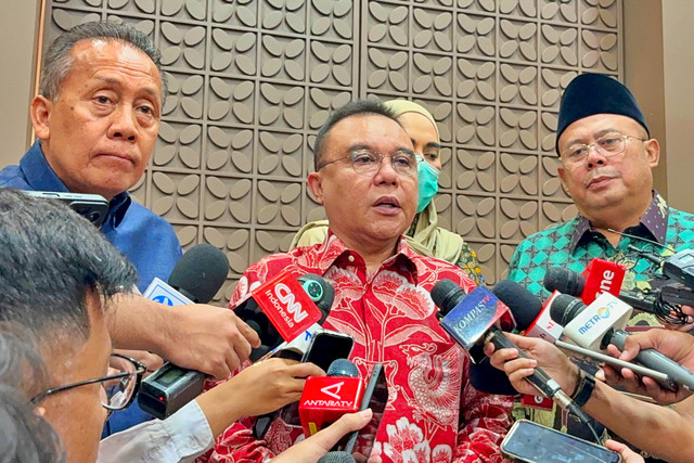 Wakil Ketua DPR Sufmi Dasco Ahmad, Saan Mustopa, Cucun Ahmad Syamsurijal, dan Sari Yuliati di Kompleks Parlemen, Senayan, Jakarta, Rabu (3/6/2026). Foto: Nasywa Athifah/kumparan