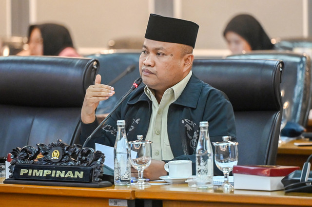 Wakil Ketua Komisi XIII DPR Sugiat Santoso memimpin rapat kerja dengan Kepala Staf Kepresidenan di Kompleks Parlemen, Senayan, Jakarta, Rabu (3/6/2026). Foto: Rivan Awal Lingga/ANTARA FOTO