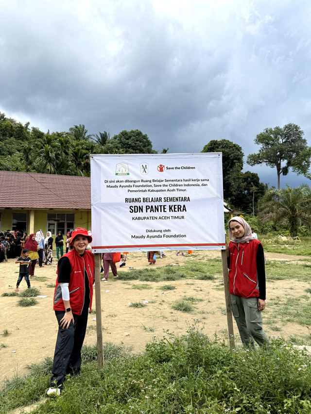 Maudy Ayunda Bangun Ruang Belajar Sementara di Aceh Timur. Foto: Dok. Maudy Ayunda Foundation X Save the Children Indonesia