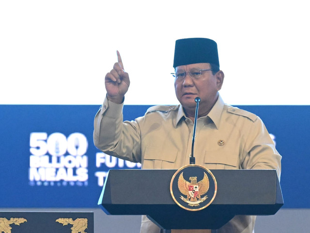 Presiden Prabowo Subianto dalam acara Building Indonesia's Future Generations Through Nutrition di Sentul International Convention Center (SICC), Kabupaten Bogor, Jawa Barat, Rabu (3/6). Foto: Kris - Biro Pers Sekretariat Presiden