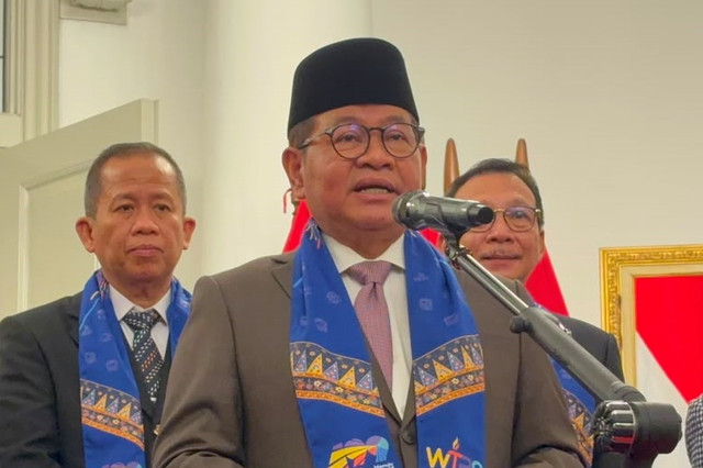 Gubernur DKI Jakarta Pramono Anung memberikan keterangan pers usai memberikan pengarahan dalam rangka pelaksanaan tindak lanjut Laporan Hasil Pemeriksaan (LHP) BPK RI atas Laporan Keuangan tahun 2025 di Balai Kota DKI Jakarta, Jumat (5/6/2026). Foto: Nauval Pratama/kumparan