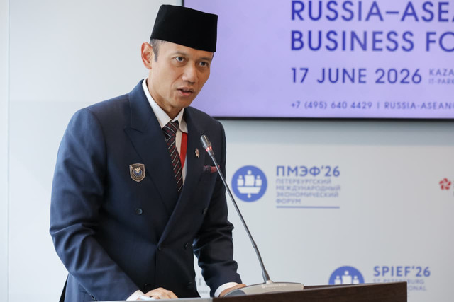 Menko Bidang Infrastruktur dan Pembangunan Kewilayahan Agus Harimurti Yudhoyono (AHY) saat berbicara dalam sesi EAEU-ASEAN pada rangkaian St. Petersburg International Economic Forum (SPIEF) 2026 di St. Petersburg, Rusia, Kamis (4/6/2026). Foto: Kemenko Infra 