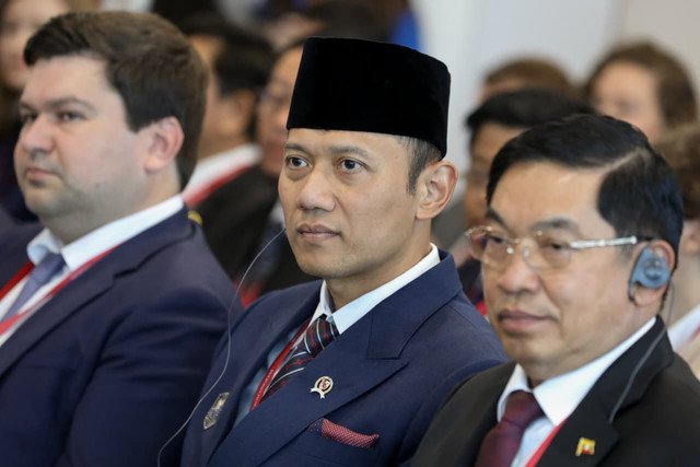 Menko Bidang Infrastruktur dan Pembangunan Kewilayahan Agus Harimurti Yudhoyono (AHY) saat berbicara dalam sesi EAEU-ASEAN pada rangkaian St. Petersburg International Economic Forum (SPIEF) 2026 di St. Petersburg, Rusia, Kamis (4/6/2026). Foto: Kemenko Infra