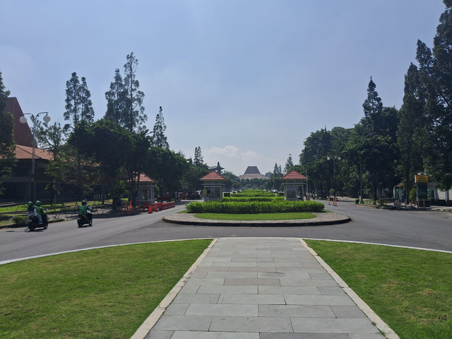 Jalan Pancasila, Universitas Gadjah Mada (Sumber: dokumen pribadi)