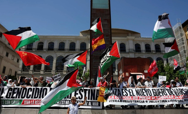 Aksi demonstrasi sebagai ekspresi dukungan pro-Palestina di Madrid, Spanyol (Sumber: Kumparan)