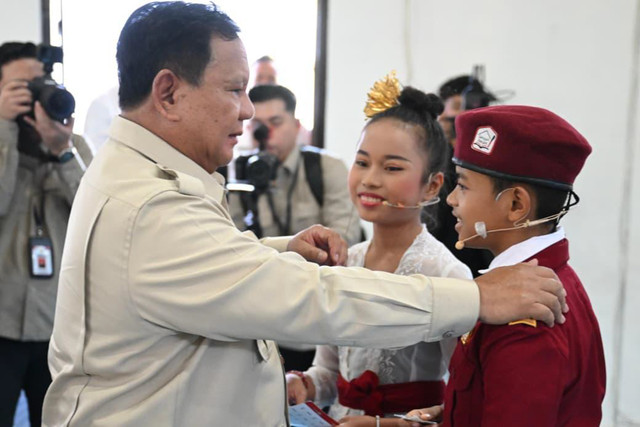 Kunjungan Presiden Prabowo dan Mensos Gus Ipul ke Sekolah Rakyat Menengah Pertama (SRMP) 17 Tabanan, Bali, pada Minggu (7/6/2026). Foto: Kemensos RI
