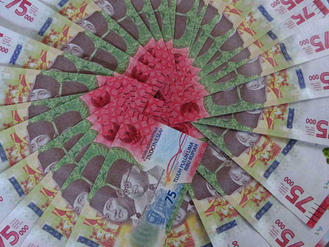 Gambar uang pecahan Rp75.000,-. Foto: Pexels.com