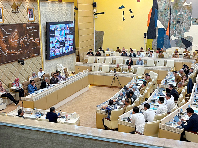 Rapat kerja Komisi II DPR dengan Kementerian Dalam Negeri dan Kementerian PANRB di Kompleks Parlemen, Senayan, Jakarta, Senin (8/6/2026). Foto: Nasywa Athifah/kumparan
