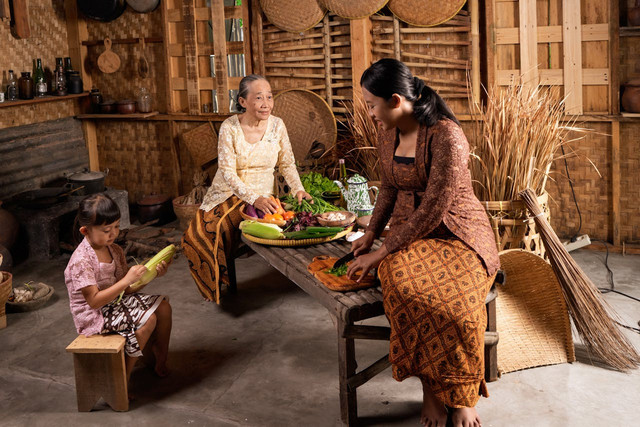 Ilustrasi memahami struktur hingga contoh surat keterangan penghasilan ibu rumah tangga. Foto: Pexels