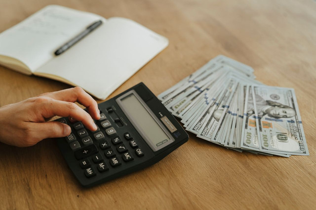 Ilustrasi memahami perbedaan rekening giro dan tabungan. Foto: Pexels