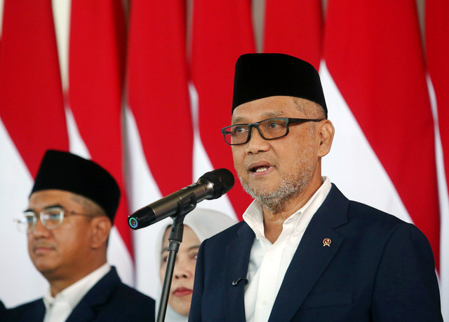 Ketua Amirul Hajj Indonesia untuk musim haji 2026 yang juga Menteri Haji dan Umrah Mochamad Irfan Yusuf memberikan keterangan pers setibanya di Terminal 3 VVIP Bandara Soekarno Hatta, Tangerang, Banten, Senin (8/6/2026). Foto: Muhammad Iqbal/ANTARA FOTO