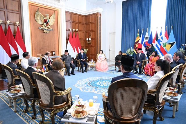 Presiden Prabowo Subianto menerima delapan duta besar luar biasa dan berkuasa penuh (LBBP) negara-negara sahabat di Istana Merdeka, Jakarta pada Senin (8/6/2026). Foto: Dok. Biro Pers, Media, dan Informasi Sekretariat Presiden