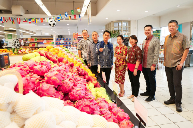 Hady Purnama selaku Direktur, Kusumo Martanto selaku Komisaris Utama, Johartono Susilo selaku Direktur Utama, Hedy Maria selaku Komisaris Independen, Elsa Dian Trifani selaku Direktur, Ronny Prasetya selaku Komisaris, Suharno Kusumodjojo selaku Direktur.