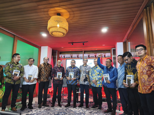 Launching & Bedah Buku "Presiden Solusi" karya Dirgayuza Setiawan, Muhammad Qodari, dan Agung Gumilar Saputra oleh University Club Jakarta (UGC), Jakarta Selatan, Senin (8/6/2026). Foto: Aditya Nugraha/kumparan