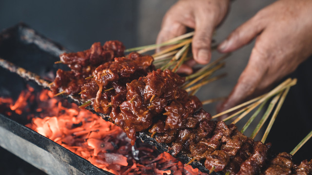 Ilustrasi sate. Foto: Jacksonfive2/Shutterstock