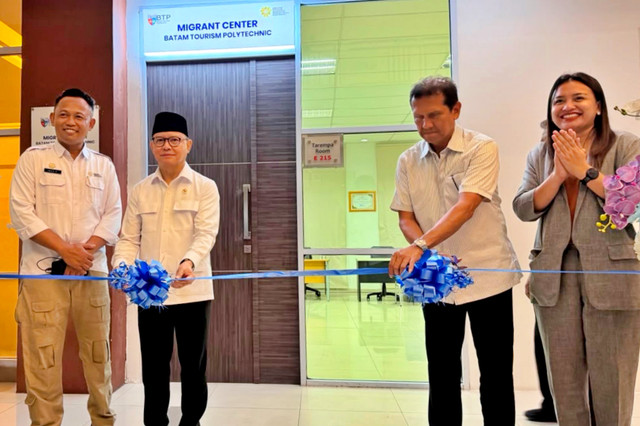 Menteri P2MI Mukhtarudin resmikan Migrant Center di Batam Tourism Polytechnic guna membangun ekosistem tenaga kerja migran ahli, Senin (8/6/2026). Foto: Dok. BP2MI