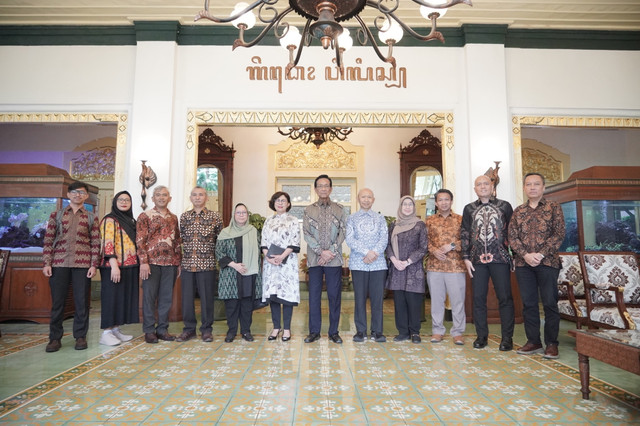 Majelis Wali Amanat (MWA) Universitas Gadjah Mada (UGM) periode 2026–2031 menemui Gubernur Daerah Istimewa Yogyakarta (DIY), Sri Sultan Hamengku Buwono X, Selasa (9/6). Foto: Dok. Pemda DIY