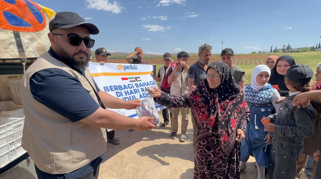 Kebahagiaan Pengungsi Palestina di Suriah saat DT Peduli hadir berbagi daging di momen Idul Adha (Sumber: DT Peduli)