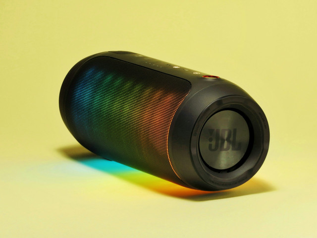 Ilustrasi speaker Bluetooth super bass terbaik. Foto: Unsplash