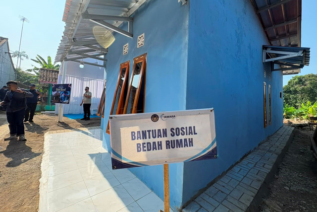 Rumah yang telah diperbaiki program Bantuan Sosial Bedah Rumah oleh Kementerian Imigrasi dan Pemasyarakatan di Desa Warungkiara, Sukabumi, Jawa Barat, Rabu (10/6/2026). Foto: Nauval Pratama/kumparan