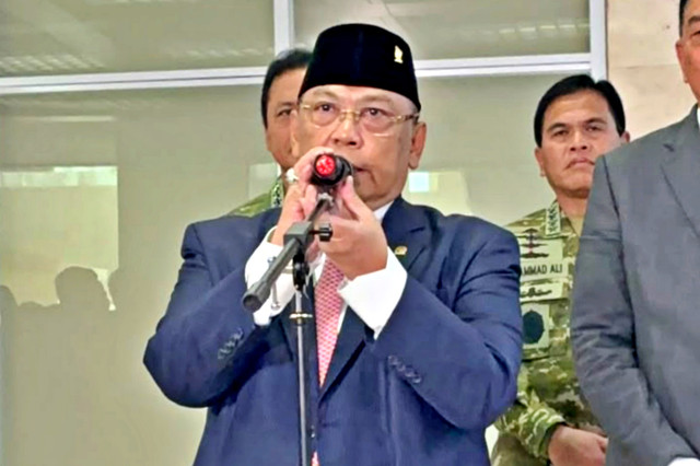 Ketua Komisi I DPR Utut Adianto, saat memberikan keterangan usai rapat kerja bersama Menteri Perthanan RI Sjafrie Sjamsoeddin dan Panglima TNI Jenderal Agus Subiyanto di Komisi I DPR RI, Kompleks Parlemen, Senayan, Jakarta, Rabu (10/6/2026). Foto: Jeni Ritanti/kumparan