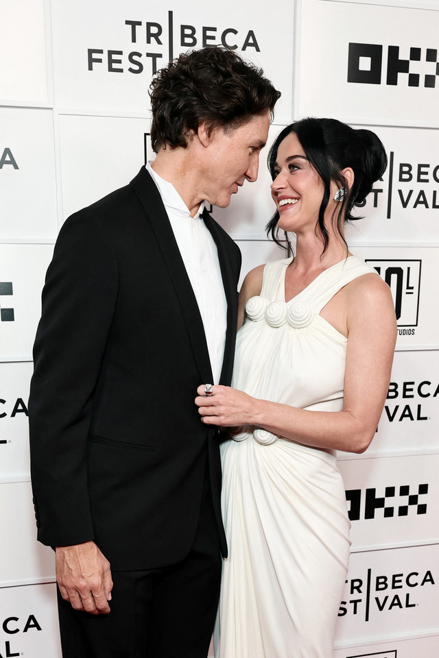 Justin Trudeau dan Katy Perry menghadiri premier "Katy Perry: The Lifetimes Tour" dalam Tribeca Festival 2026 di BMCC Theater, New York City, Senin (8/6/2026). Foto: Theo Wargo/Getty Images/AFP