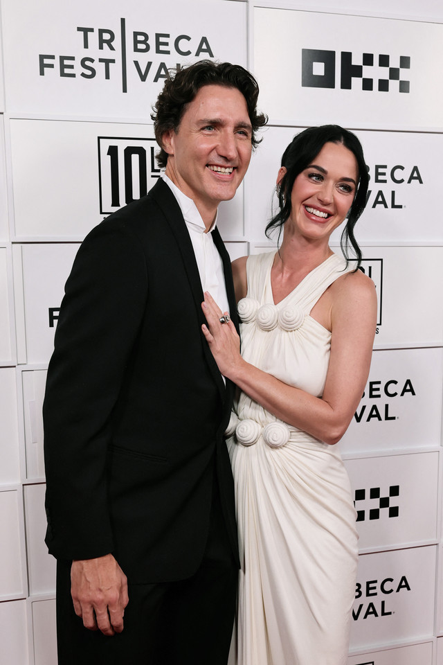 Justin Trudeau dan Katy Perry menghadiri premier "Katy Perry: The Lifetimes Tour" dalam Tribeca Festival 2026 di BMCC Theater, New York City, Senin (8/6/2026). Foto: Theo Wargo/Getty Images/AFP