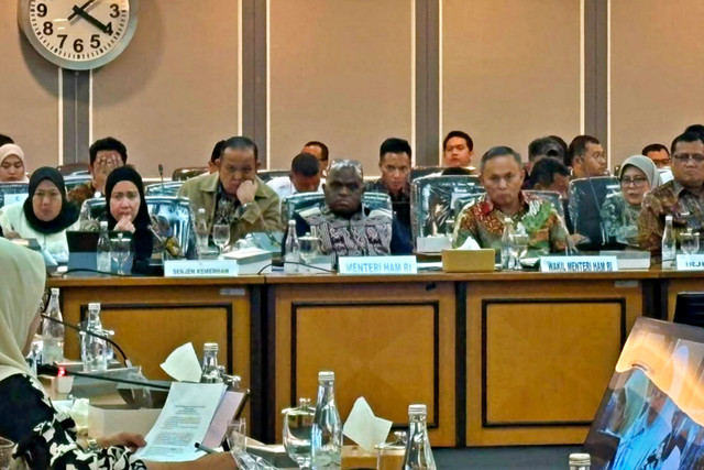 Suasana Rapat Kerja Komisi XIII DPR RI dengan Menteri HAM Natalius Pigai, di Kompleks Parlemen, Senayan, Jakarta, Rabu (10/6/2026). Foto: Jeni Ritanti/kumparan