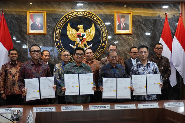 Penandatanganan PSEL Tahap 1 antara Pemerintah dengan BUPP PSEL di Kemenko Pangan, pada 21 April 2026. Foto: Kementerian Lingkungan Hidup
