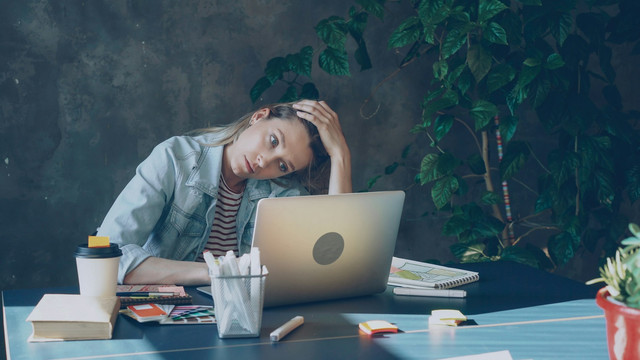 Ilustrasi toxic workplace. Foto Unsplash.