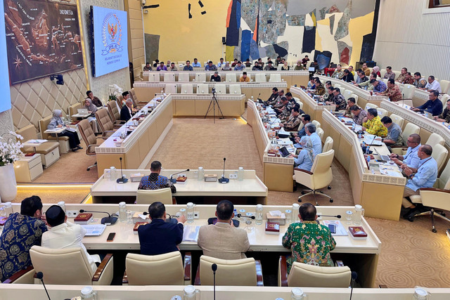Suasana rapat kerja Komisi II DPR dengan Mendagri Tito Karnavian di Kompleks Parlemen, Senayan, Jakarta, Kamis (11/6/2026). Foto: Nasywa Athifah/kumparan