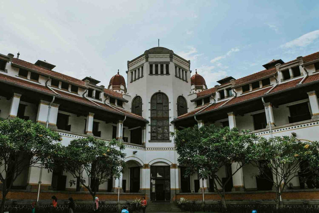 Ilustrasi Lawang Sewu. Foto: Pixabay.