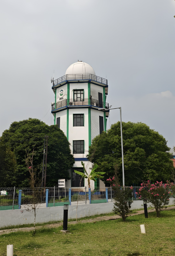Radar cuaca BMKG (Sumber: Dokumentasi Pribadi)