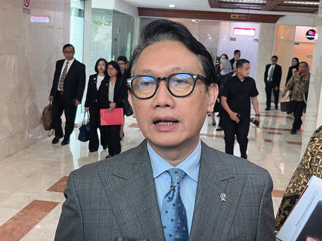 Wakil Menteri Luar Negeri Arif Havas Oegroseno di Kompleks Parlemen, Senayan, Jakarta, Kamis (11/6/2026). Foto: Nasywa Athifah/kumparan