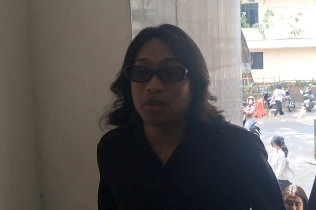 Pras Teguh memenuhi panggilan penyidik Polda Metro Jaya, Jakarta, Kamis (11/6/2026).  Foto: Andrian Gilang Khrisnanda/kumparan