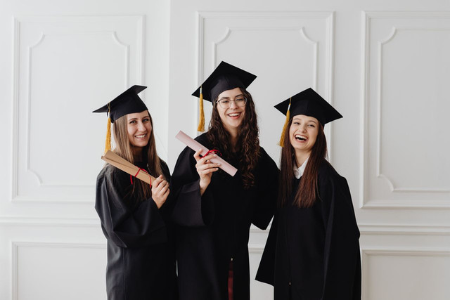 Ilustrasi ucapan graduation untuk teman.  Foto: Pexels