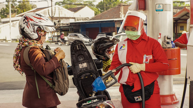 Ilustrasi Mengapa harga Pertamax naik. Foto: Unsplash.com/Visual Karsa