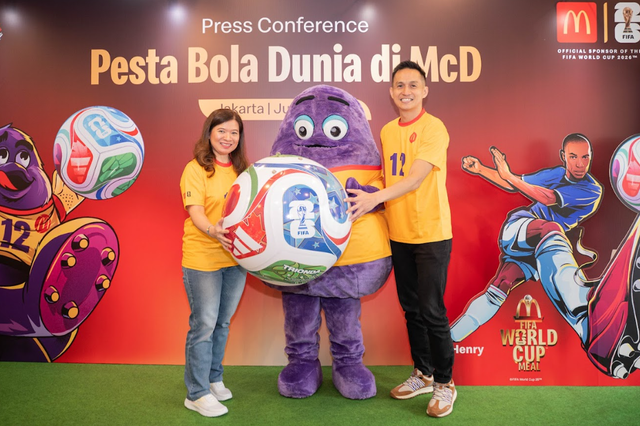 Joe Raimundus, Co-Founder Aplikasi AYO, mengapresiasi upaya McDonald's Indonesia dalam
menghadirkan pengalaman menonton FIFA World Cup 2026 yang dekat dan relevan dengan cara masyarakat Indonesia menikmati sepak bola. Foto: Dok. McDonald's Indonesia